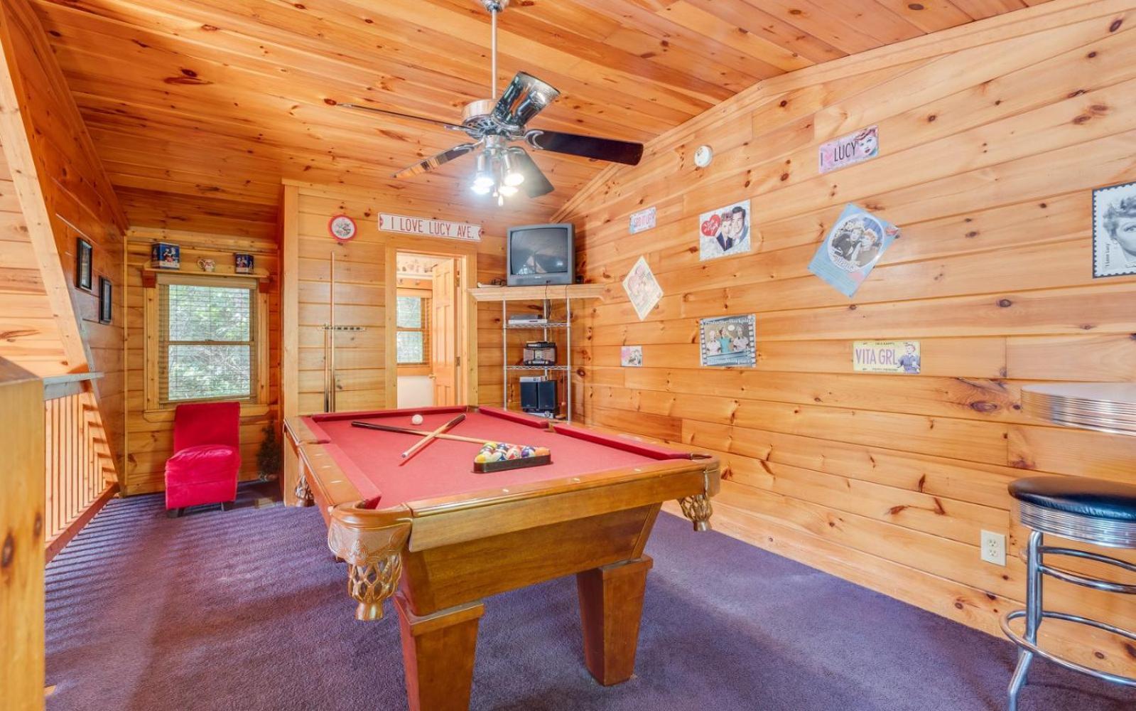 Hugs N Kisses Pool Table Hot Tub Pool Table Community Pool Close To Downtown Gatlinburg Kültér fotó